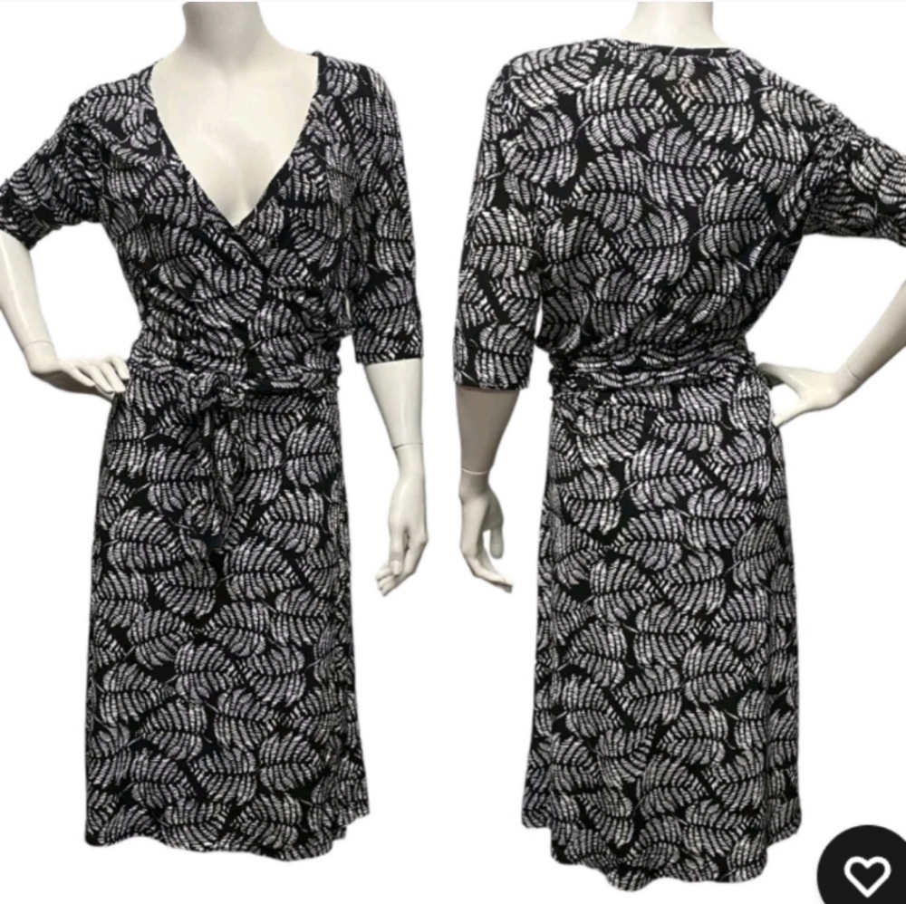 🩷 3/$15 Daisy Fuentes Black & White Patterned Wrap Dress, Medium Petite, EUC - Picture 2 of 5